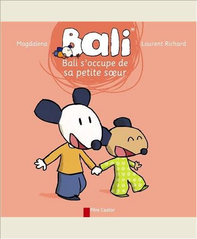 BALI S'OCCUPE DE SA PETITE SOEUR