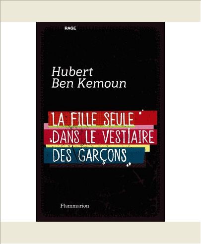 LA FILLE SEULE DANS LE VESTIAIRE DES GARCONS