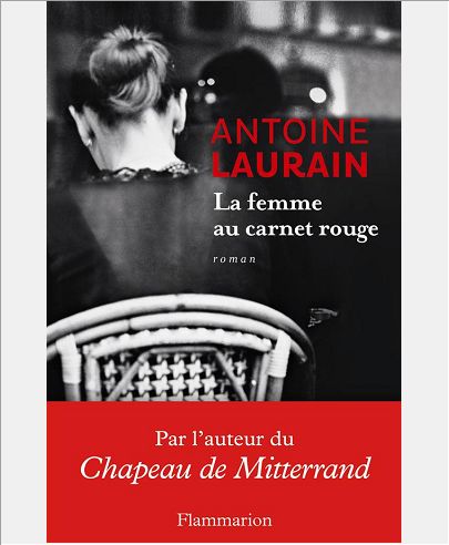 LA FEMME AU CARNET ROUGE