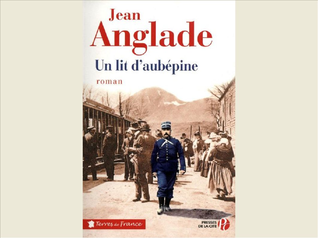 UN LIT D'AUBEPINE (TF)