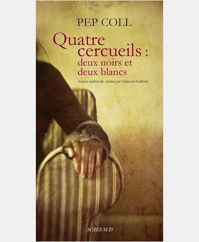 QUATRE CERCUEILS : DEUX NOIRS ET DEUX BLANCS