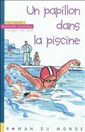 UN PAPILLON DANS LA PISCINE