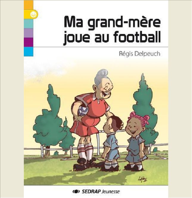 GRAND-MERE JOUE AU FOOTBALL