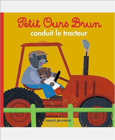 PETIT OURS BRUN CONDUIT LE TRACTEUR