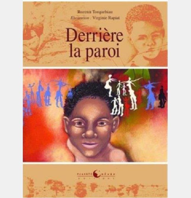 DERRIERE LA PAROI